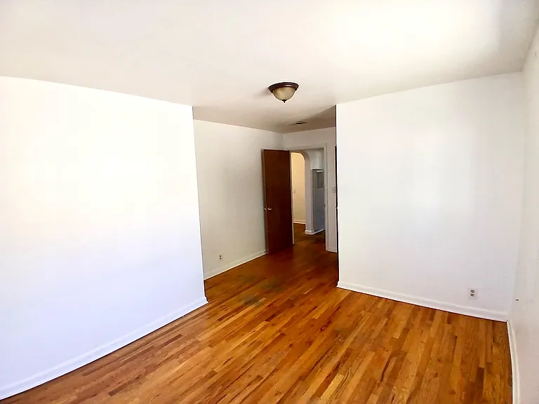111 E Plum St #111 — Photo 7