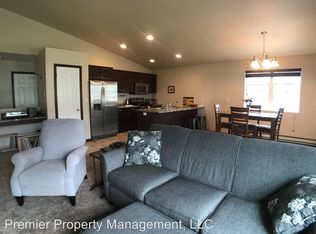 338 Little Rock Ct #B, Bismarck, ND 58503