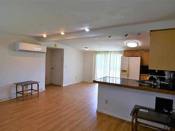 2nd image of 1631 Hickory Ave