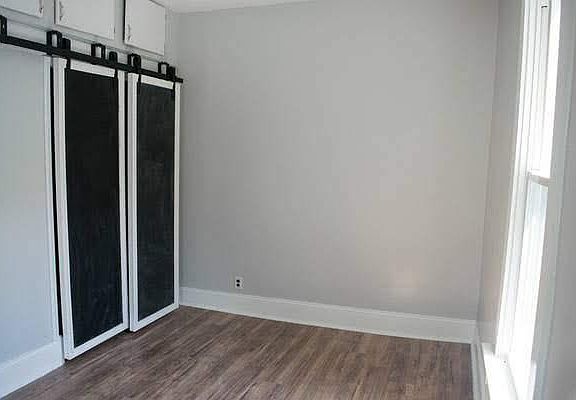 2nd image of 1201 Linden St #B