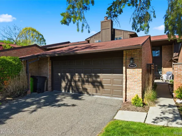 3961 Chablis St, West Bloomfield, MI 48323