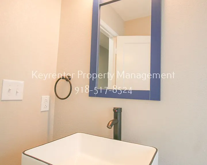 2018 E 12th St Fourplex — Photo 18