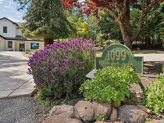 2nd image of 1099 Oak Hill Rd
