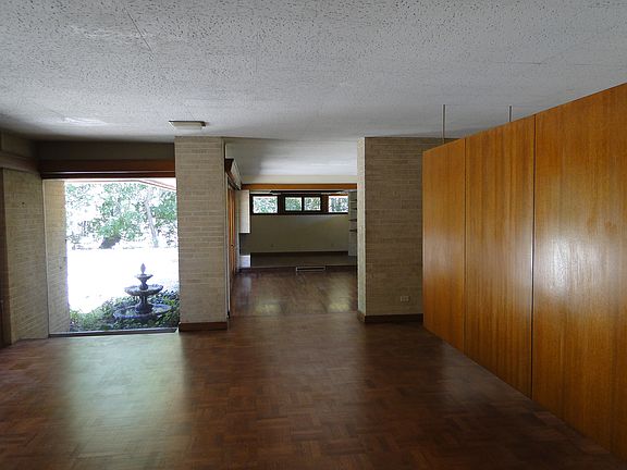 3rd image of 4905 Meadowlark Dr
