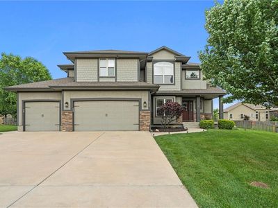 514 NE Viewpark Dr, Lees Summit, MO, 64086