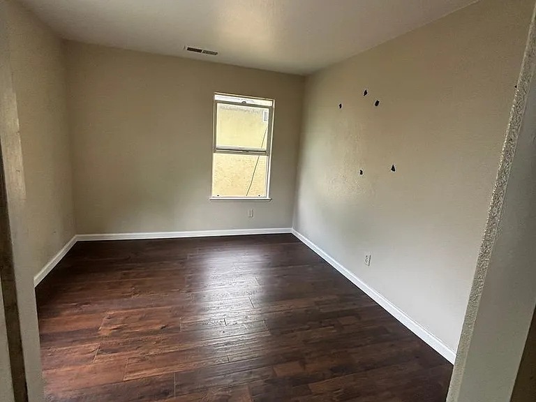 866 Papaya St — Photo 12