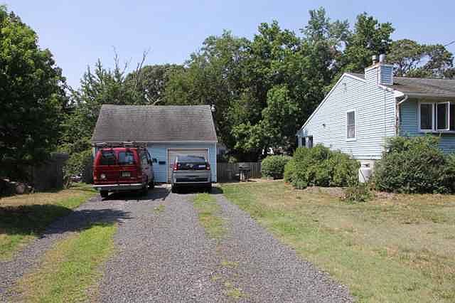 2nd image of 130 Cloverdale Ave