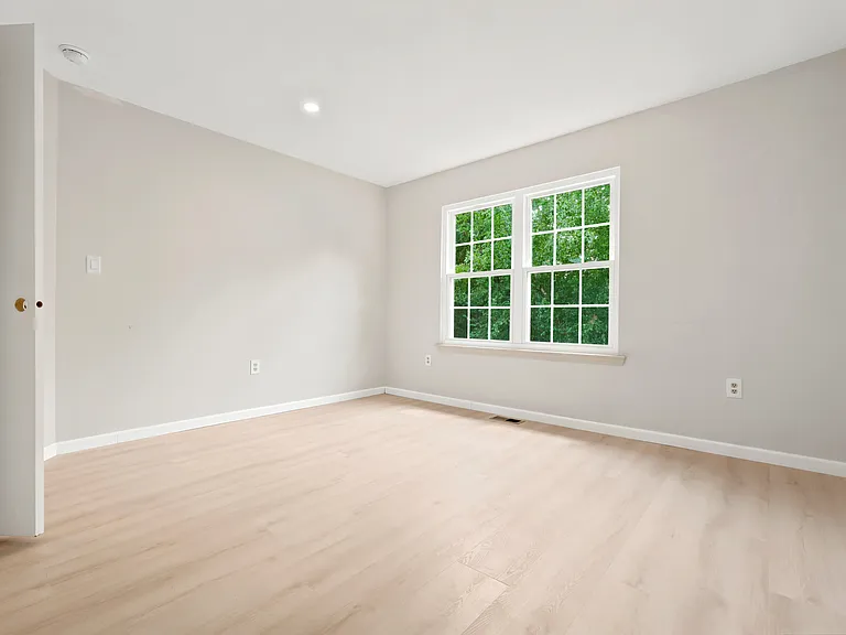 703 Porter Way W — Photo 34