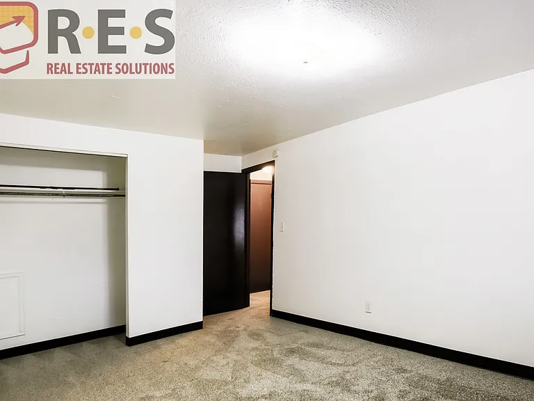 1080 S Eliot St #302 — Photo 8