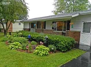 9075 Beecher Rd, Flushing, MI 48433