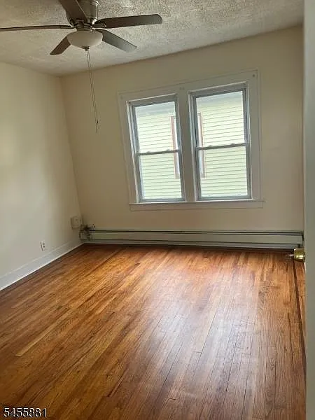 3 bed, 1.0 bath, $2,200 — Photo 3
