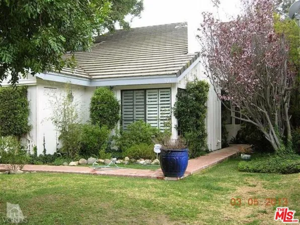 523 Park Springs Ct, Oak Park, CA 91377