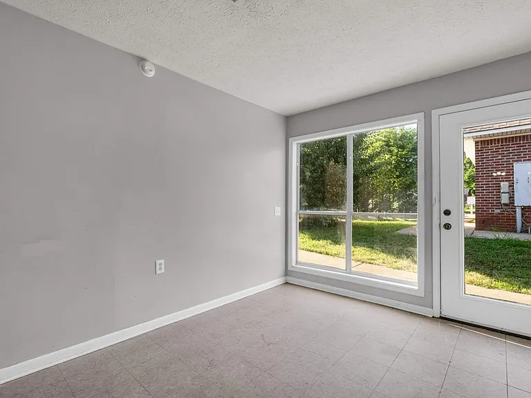 1011 4th Ave S #B10 — Photo 9