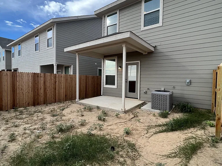 7610 Gramercy Way #101 — Photo 33