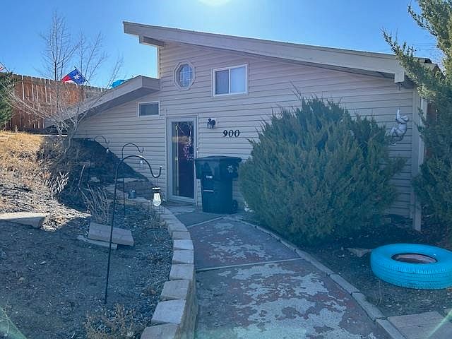 1st image of 900 3rd Ave