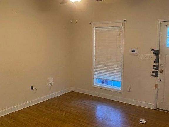 2nd image of 3808 Maurice St