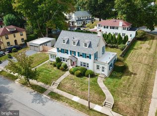 2720 W Darby Rd, Havertown, PA 19083