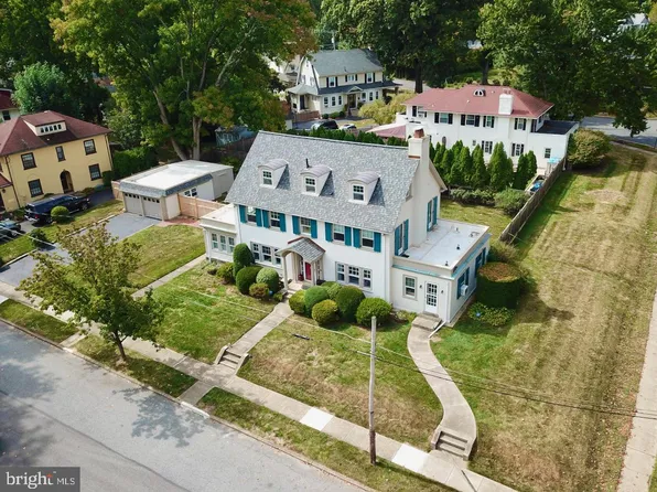2720 W Darby Rd, Havertown, PA 19083
