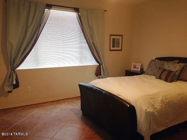 12694 N Maize Dr — Photo 7