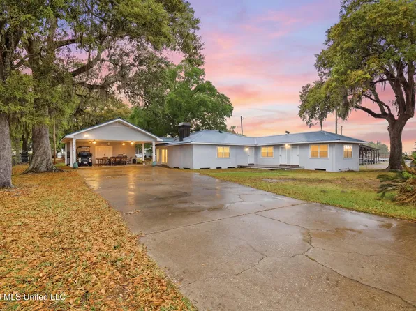 3309 Mary Walker Dr, Gautier, MS 39553