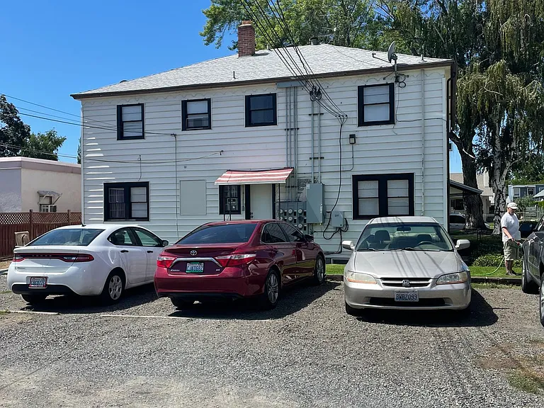 207 S 9th Ave — Photo 3