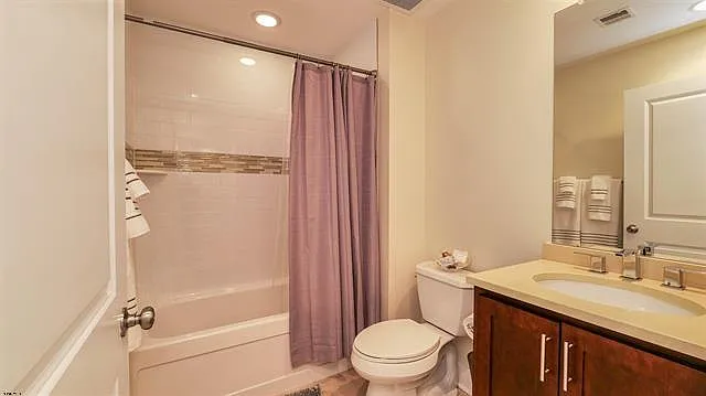 210 N Madison Ave #2 — Photo 24