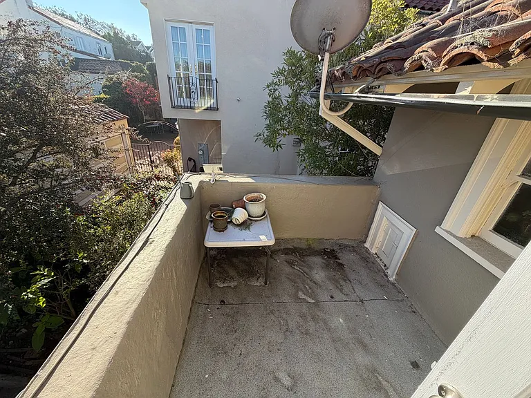 5 Santa Ana Ave — Photo 41