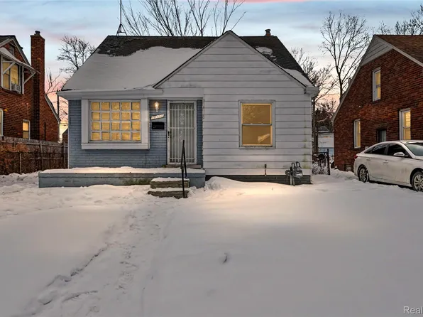11960 Rossiter St, Grosse Pointe, MI 48224