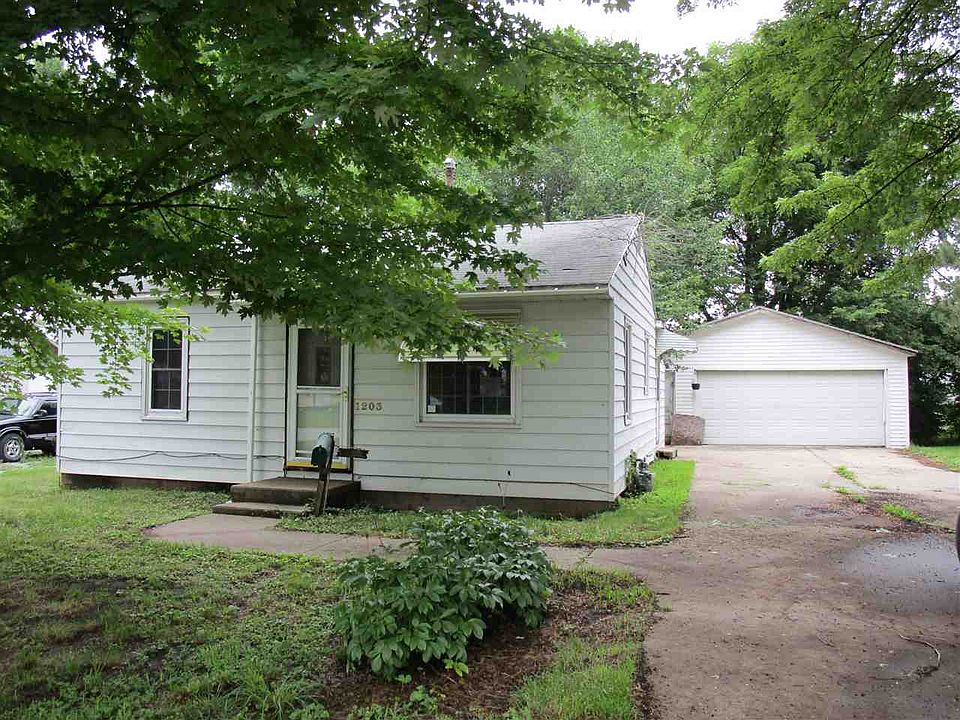 1st image of 1203 Lake Ave