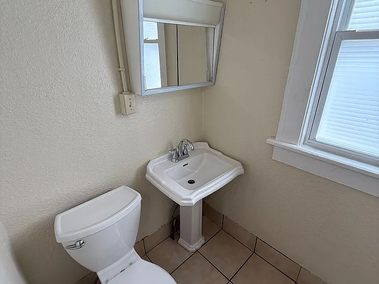 113 Chittenden Ave — Photo 10