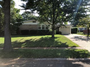 1710 Fairmount Dr, Florissant, MO 63033