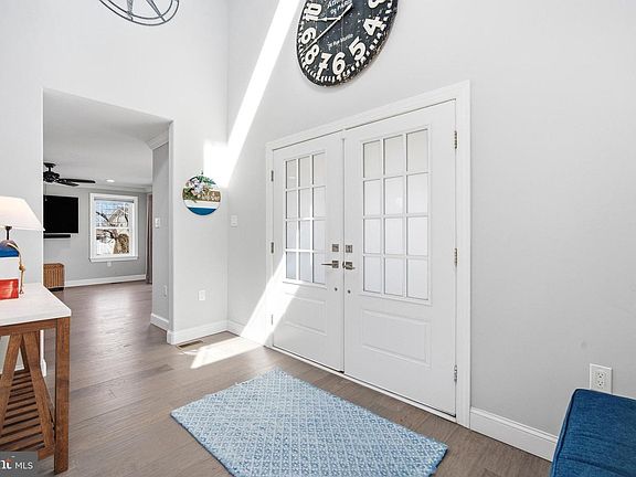 2nd image of 2500 Bayshore Ave