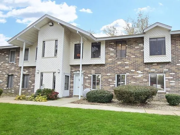 1 El Camino Court #1E, Coram, NY 11727