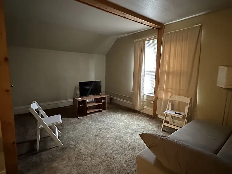 803 Niagara St — Photo 3
