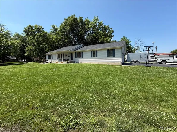 506 W Saint Clair St, Freeburg, IL 62243