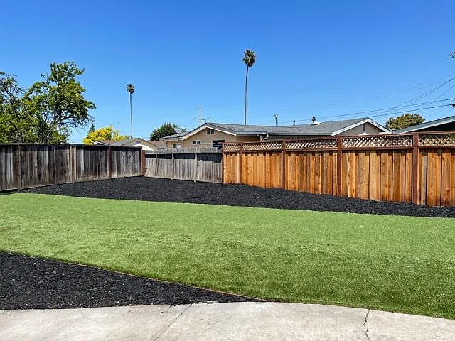 2769 Loyola Ave — Photo 21