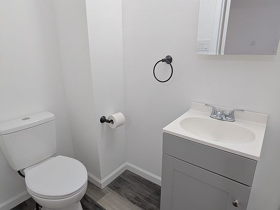 5th image of 309 Grand Ave #1