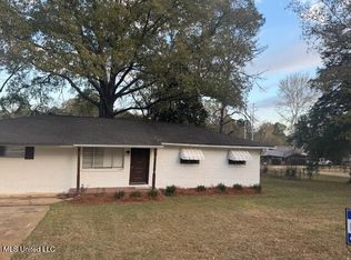102 E Lakeview Cir, Clinton, MS 39056