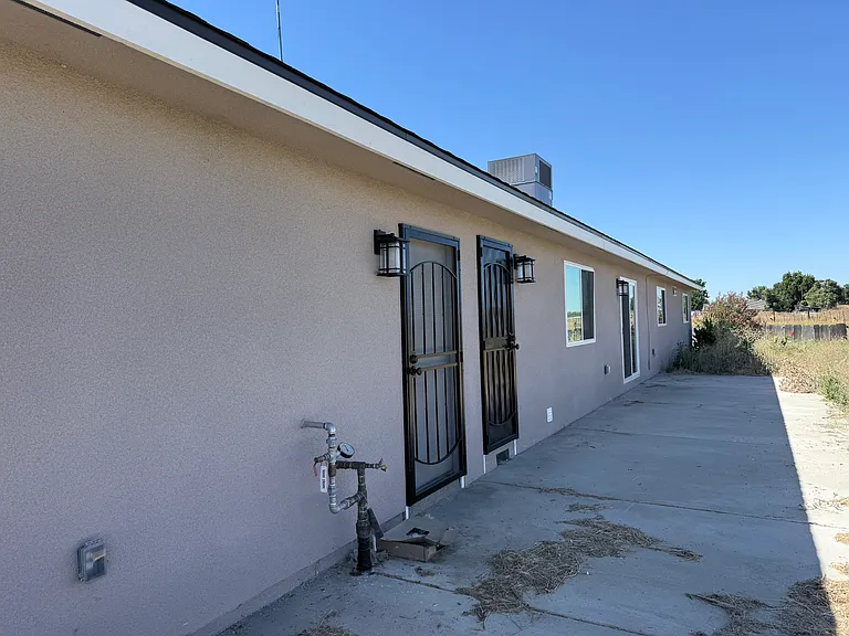 16834 Bryant Ave — Photo 8