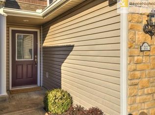 212 Pointe Ln, Raymore, MO 64083