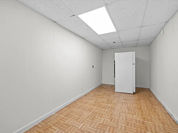 2710 Edgehill Avenue image 24 of 30