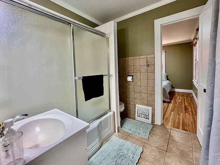 610 N Plum St — Photo 4