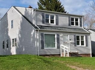 12319 Park Knoll Dr #UP, Cleveland, OH