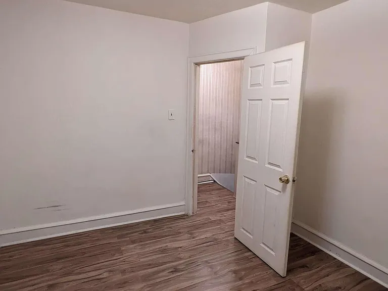 103 W Spencer St — Photo 16