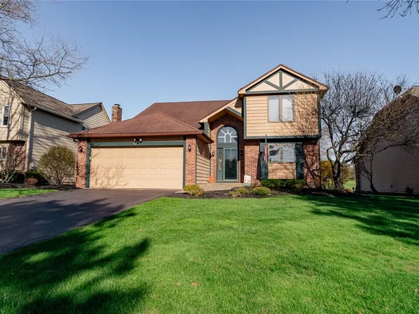 6 Alameda Dr, Fairport, NY 14450