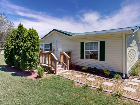 2013 Carter St, Westmoreland, TN 37186