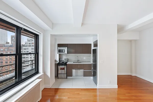 Rented by Stonehenge NYC LLC | media 81