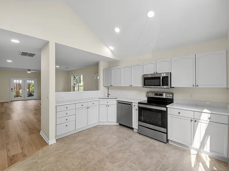 8911 Bryant Field Cir — Photo 3