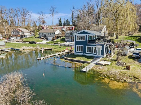 7313 Wimpole Dr NE, Belding, MI 48809