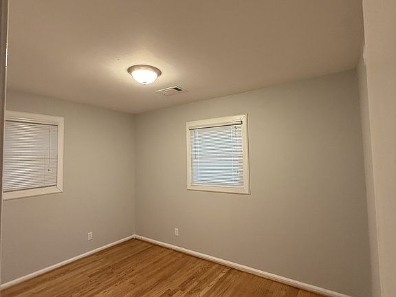 3rd image of 1222 14th Pl E